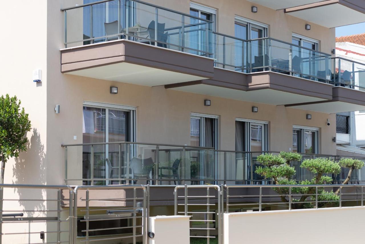 Crist Luxury Apartments Nea Poteidaia Esterno foto