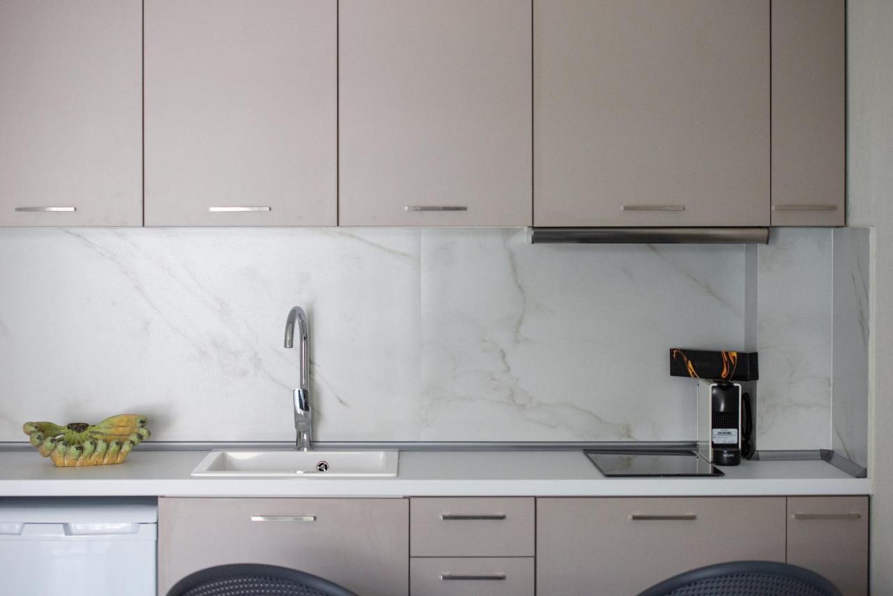 Crist Luxury Apartments Nea Poteidaia Esterno foto