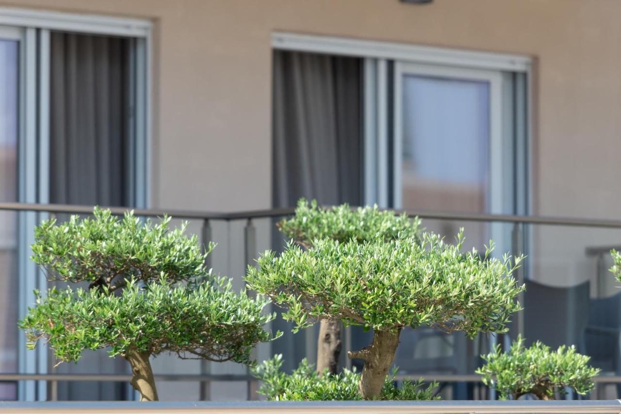 Crist Luxury Apartments Nea Poteidaia Esterno foto