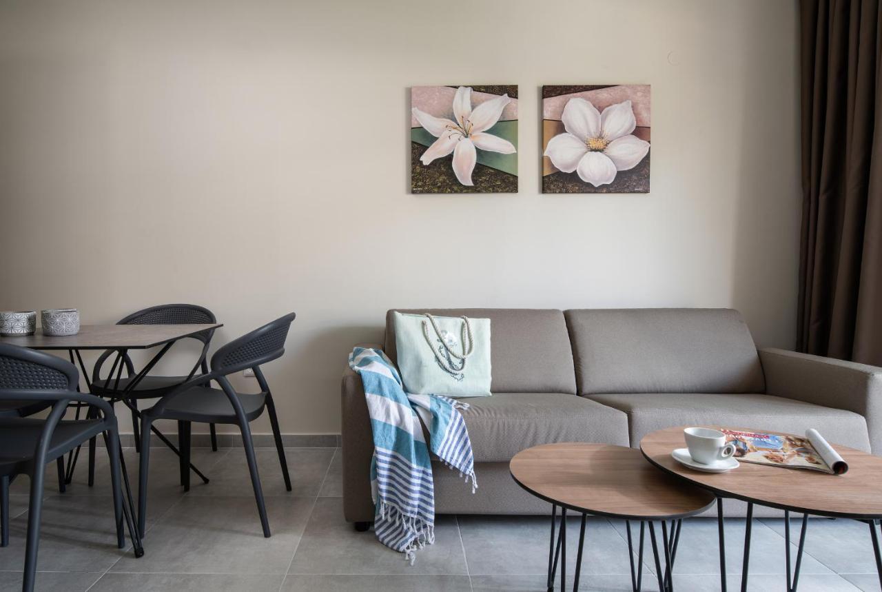 Crist Luxury Apartments Nea Poteidaia Esterno foto
