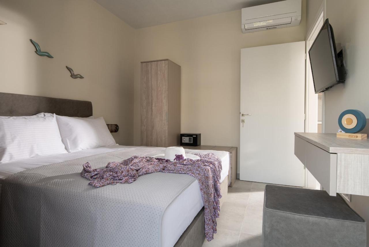 Crist Luxury Apartments Nea Poteidaia Esterno foto